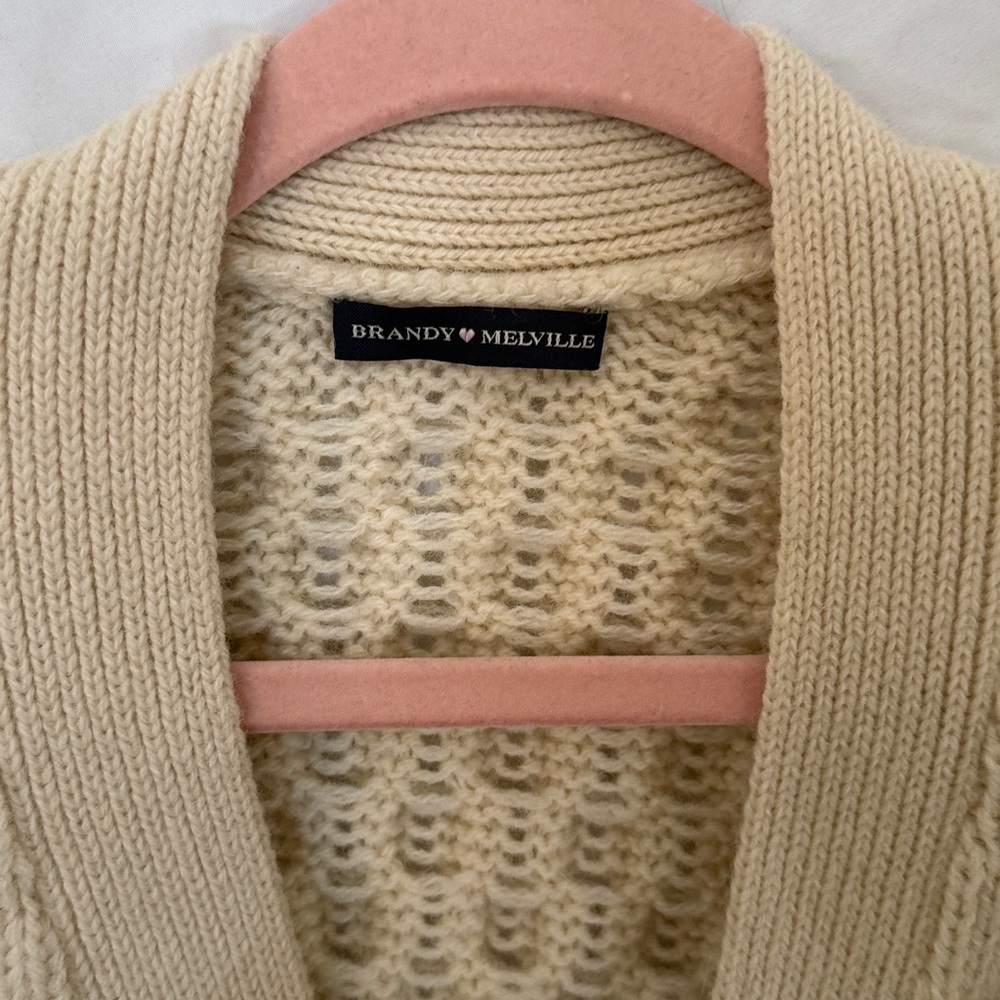 Brandy Melville Eva Heavy Wool Cable Knit Cardigan - Picture 4 of 6